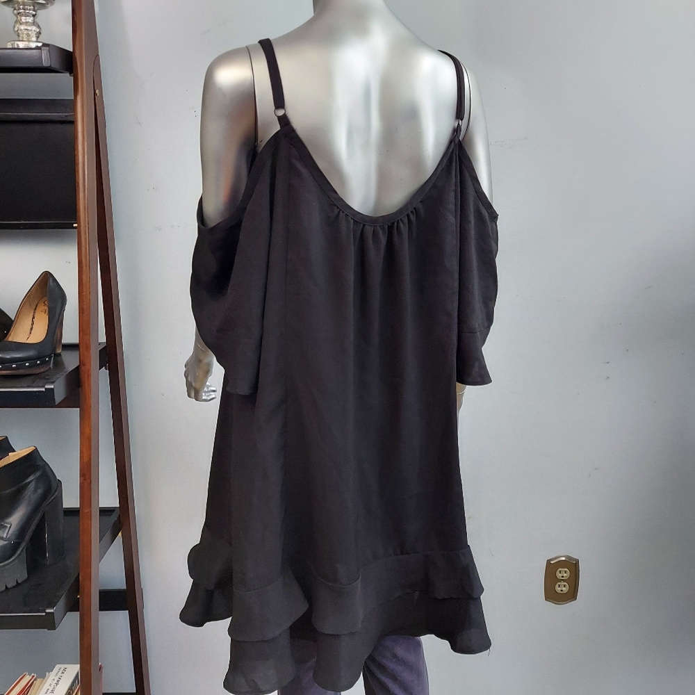Torrid Cold Shoulder Short Sleeve sz 1X - Picture 6 of 9
